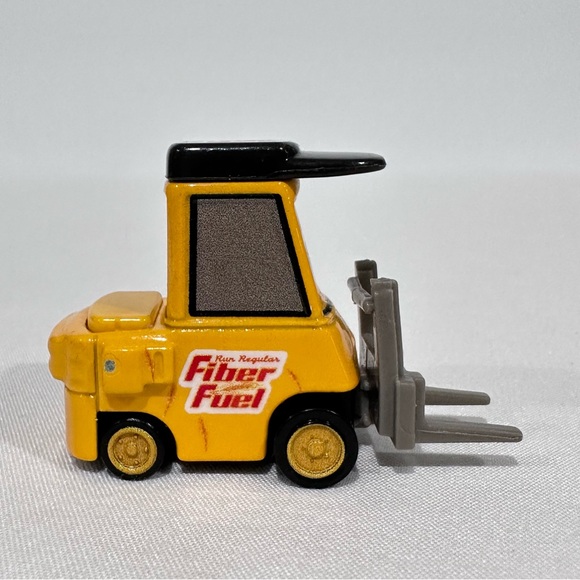 Disney Pixar Cars Megan Shifter Pitty Die-cast Mattel - Picture 4 of 14